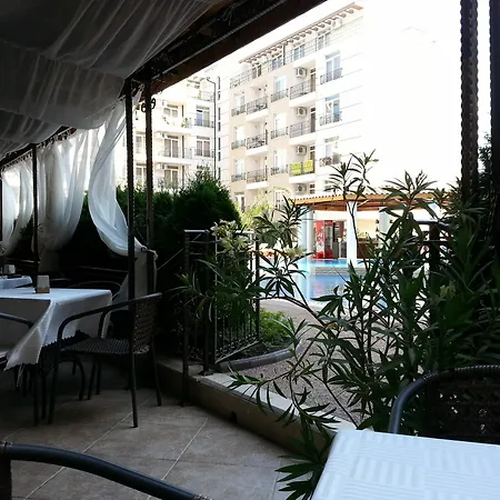 Menada Dawn Park Апартамент *